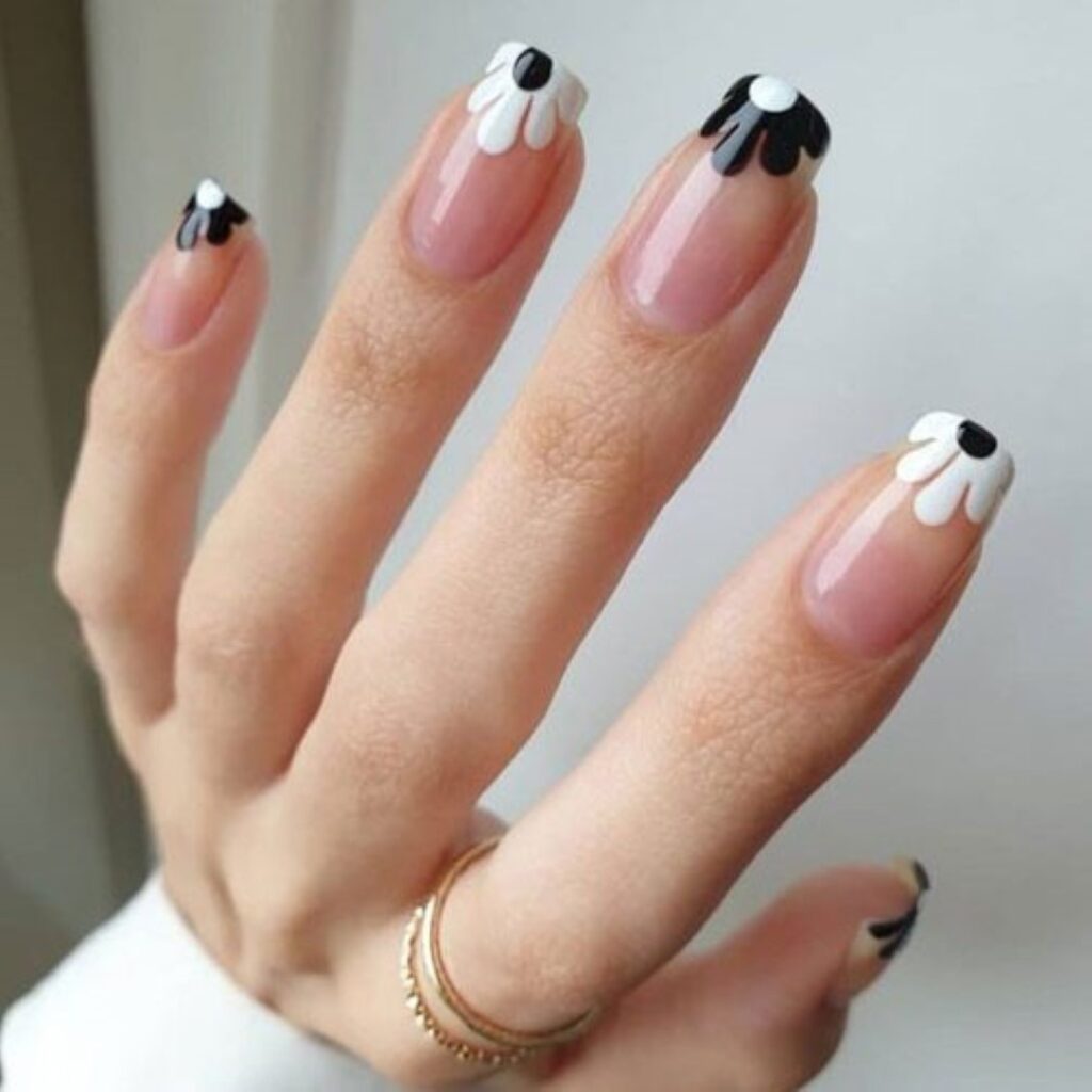 Attractive and stylish 2024 Lunar new year nail designs (122)