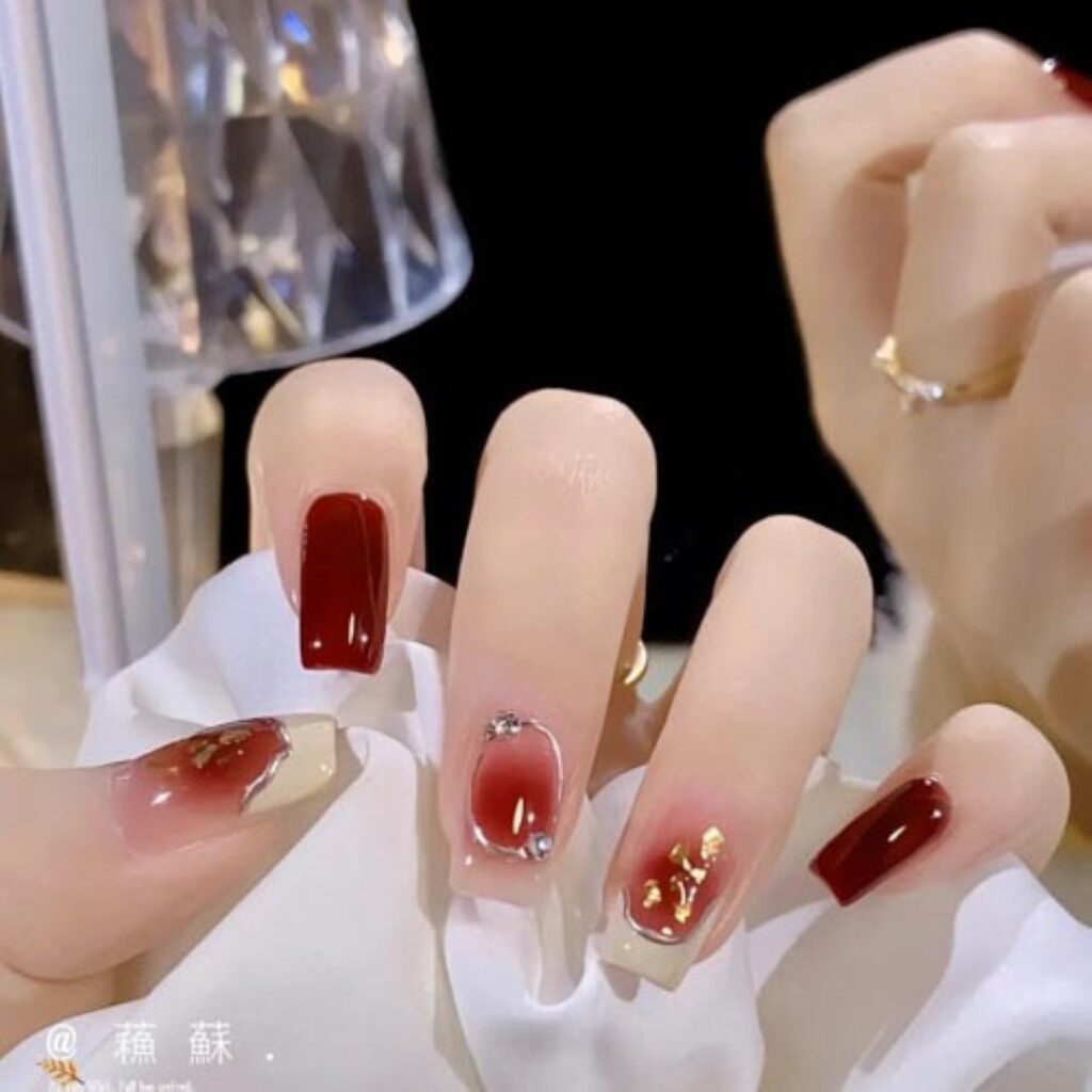 Attractive and stylish 2024 Lunar new year nail designs (13)