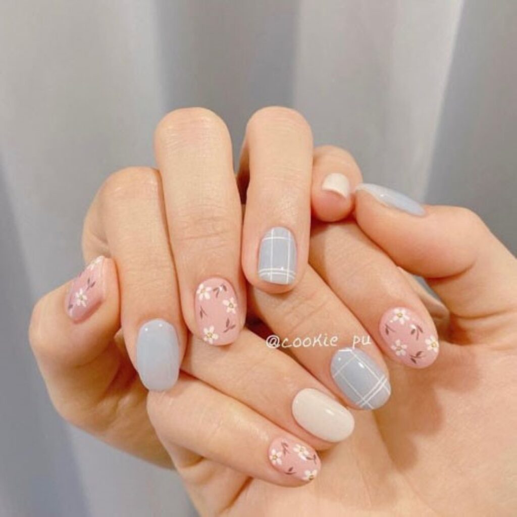 Attractive and stylish 2024 Lunar new year nail designs (190)