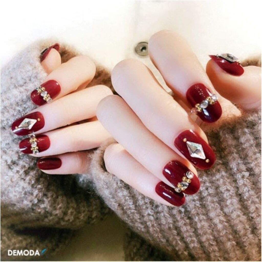 Attractive and stylish 2024 Lunar new year nail designs (39)