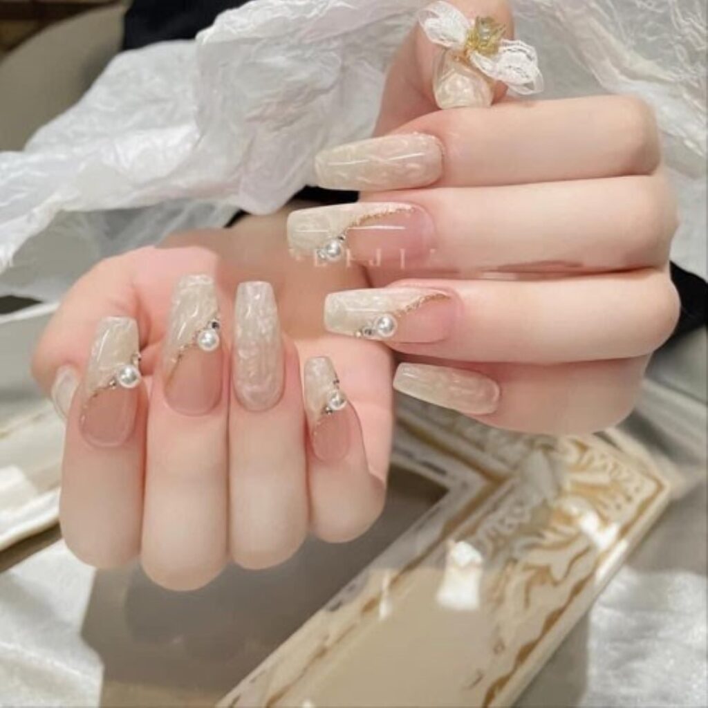 Attractive and stylish 2024 Lunar new year nail designs (42)